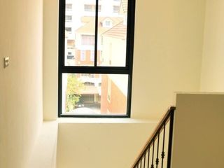 For rent 3 bedrooms townhouse in Yan Nawa, Bangkok