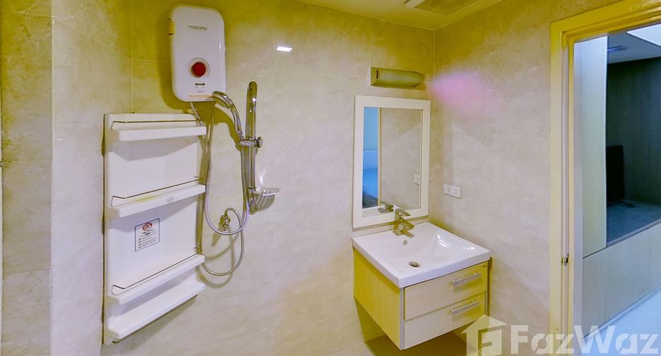 Wohnung zur Miete mit 3 Zimmer in Watthana, Bangkok