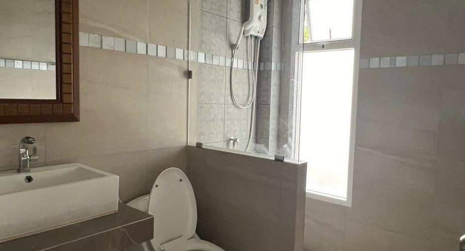 For rent 3 bedrooms house in Lat Krabang, Bangkok