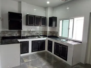 Reihenhaus zur Miete mit 6 Zimmer in Bang Sue, Bangkok