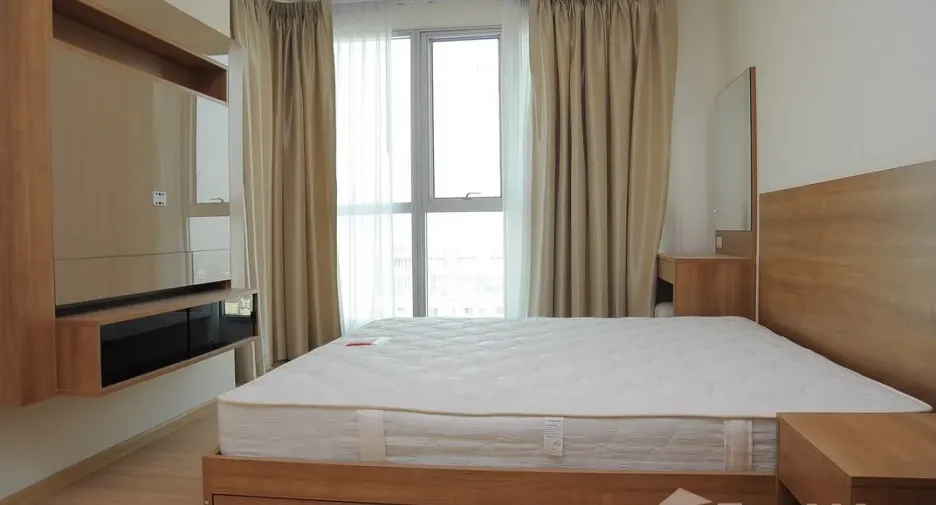 For rent 2 bedrooms condo in Phra Khanong, Bangkok