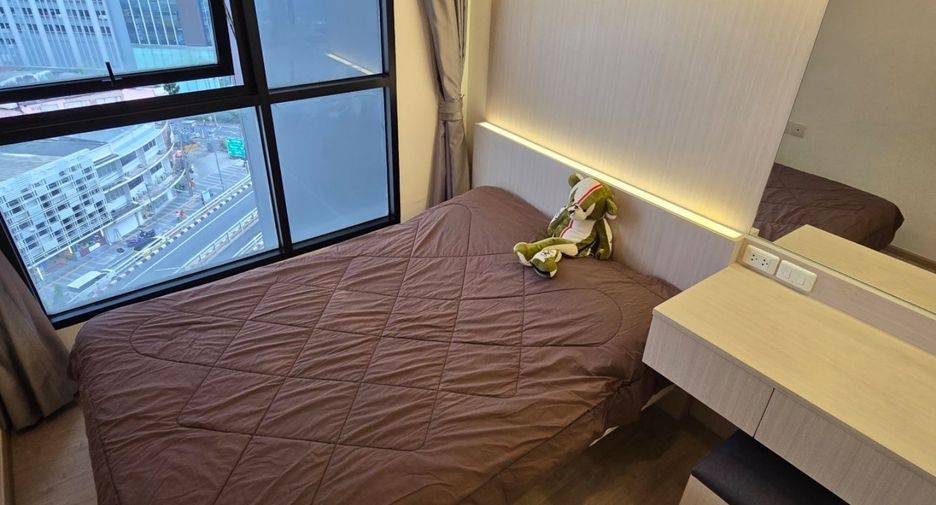 For rent 2 bedrooms condo in Bang Rak, Bangkok