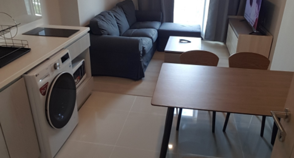 For rent 2 bedrooms condo in Pathum Wan, Bangkok
