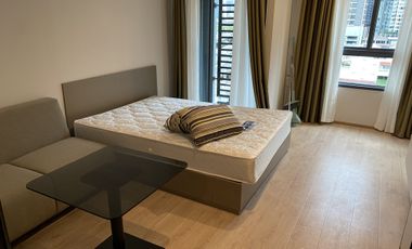 À louer studio condo à Huai Khwang, Bangkok