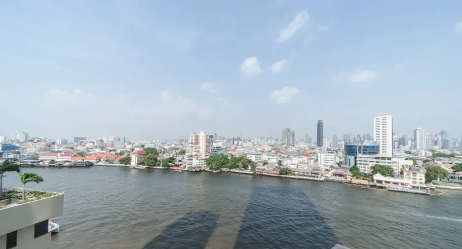 For rent 2 bedrooms condo in Khlong San, Bangkok