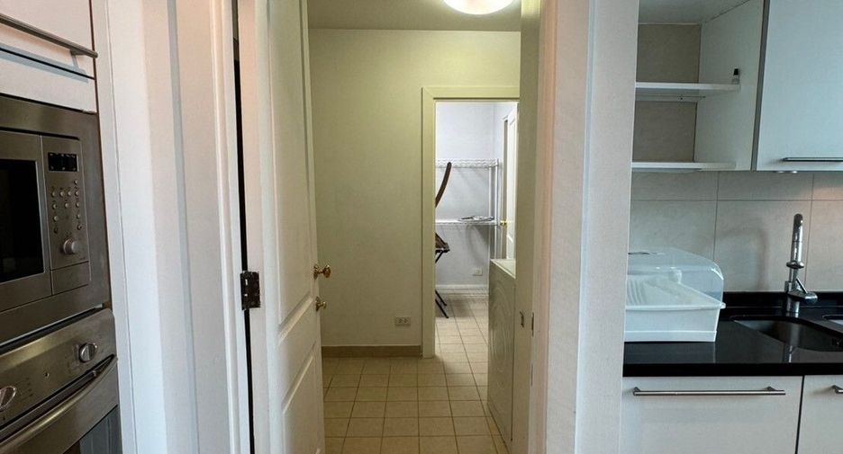 For rent 3 bedrooms condo in Pathum Wan, Bangkok
