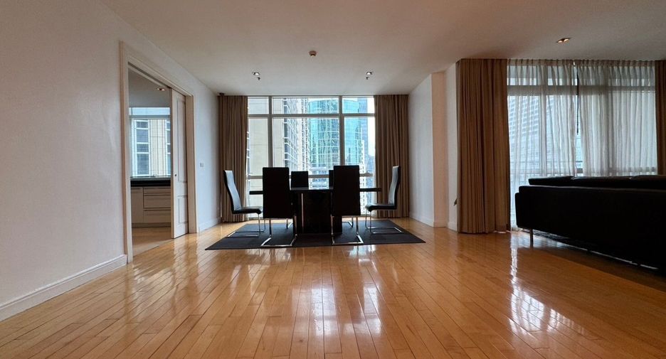 For rent 3 bedrooms condo in Pathum Wan, Bangkok