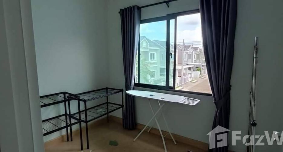 For rent 3 bedrooms townhouse in Bang Phli, Samut Prakan
