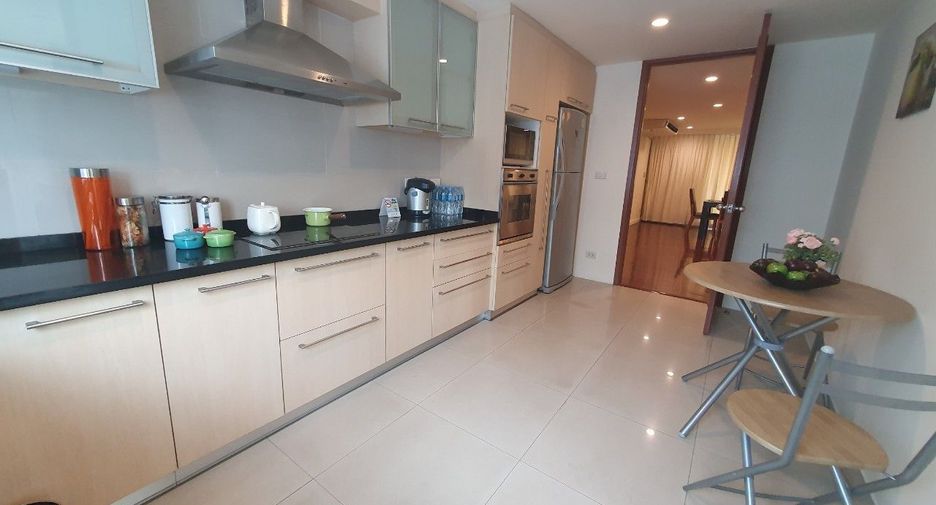 For rent 3 bedrooms condo in Sathon, Bangkok