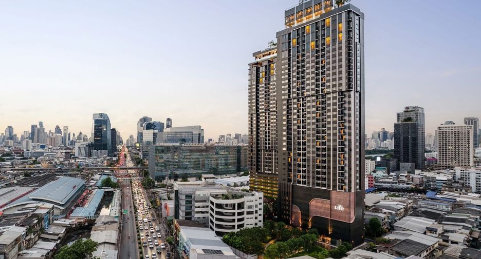 For rent 1 bed condo in Khlong Toei, Bangkok