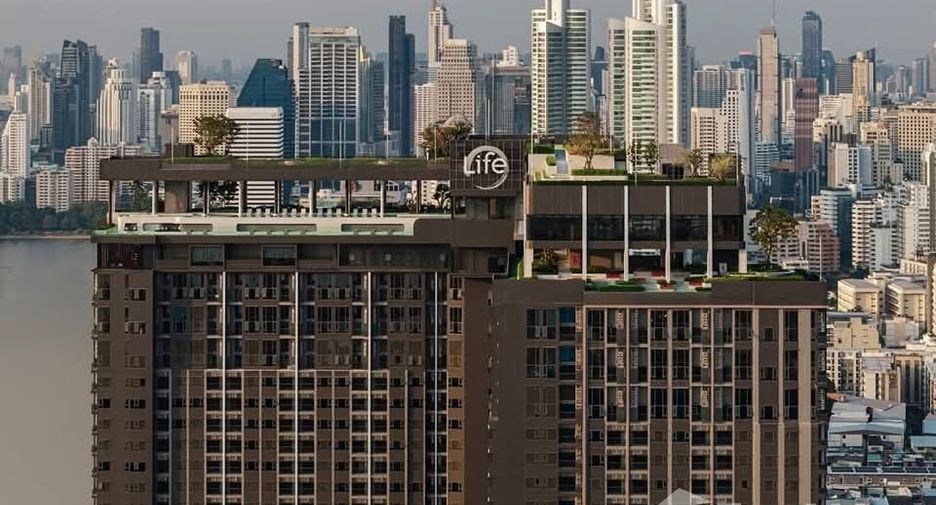 For rent 1 bed condo in Khlong Toei, Bangkok