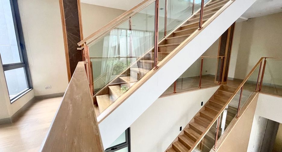 For rent 5 bedrooms house in Suan Luang, Bangkok
