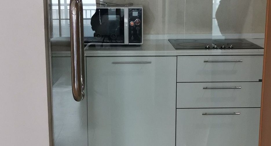 Condo en alquiler de 3 habitaciones en Watthana, Bangkok