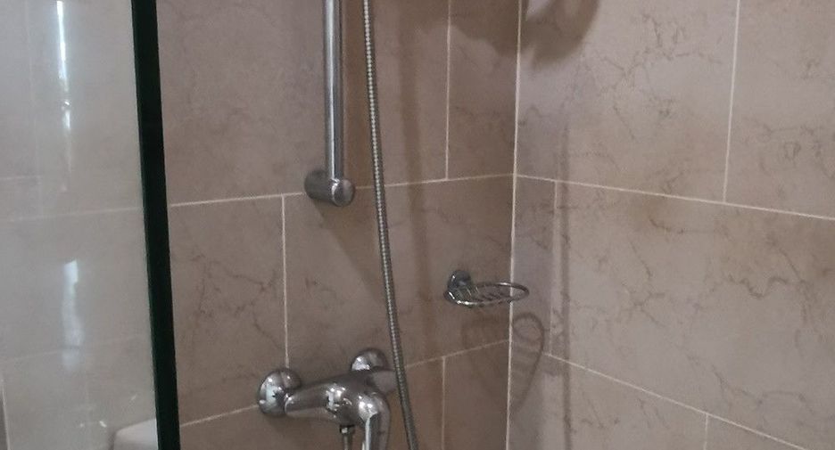 Condo en alquiler de 3 habitaciones en Watthana, Bangkok