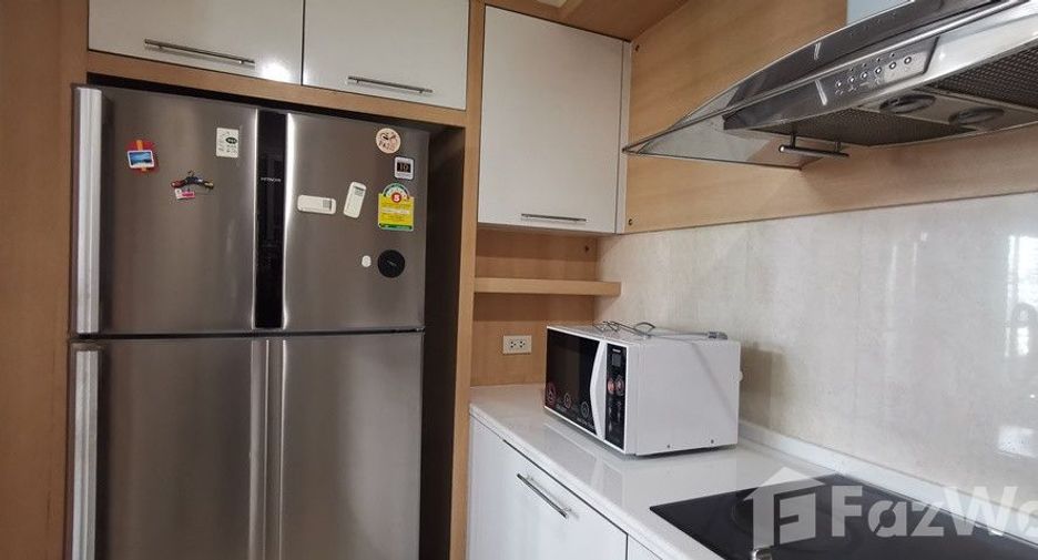 Condo en alquiler de 3 habitaciones en Watthana, Bangkok
