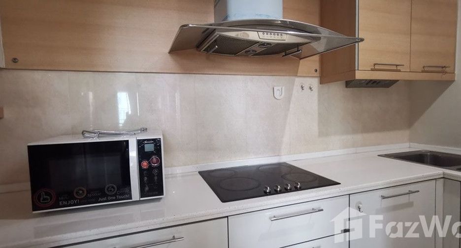 Condo en alquiler de 3 habitaciones en Watthana, Bangkok