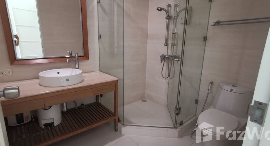 Condo en alquiler de 3 habitaciones en Watthana, Bangkok