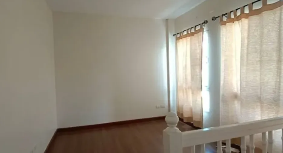 For rent 3 bedrooms townhouse in Bang Kapi, Bangkok