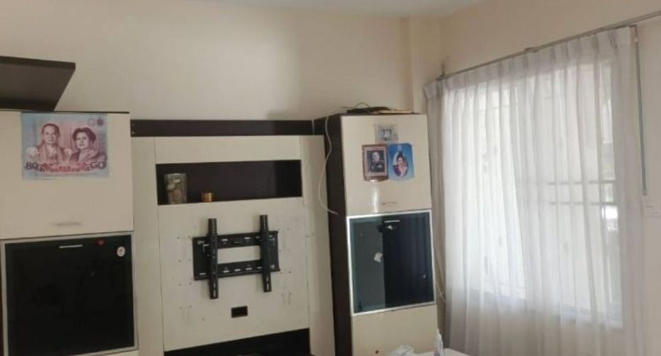 For rent 3 bedrooms townhouse in Bang Kapi, Bangkok