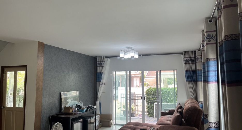 For rent 3 bedrooms house in Lat Krabang, Bangkok