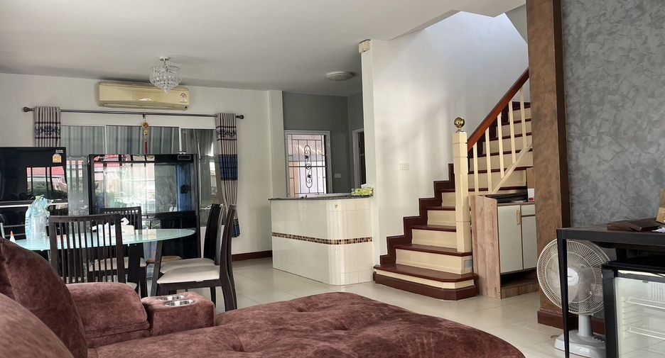 Casa en alquiler de 3 habitaciones en Lat Krabang, Bangkok
