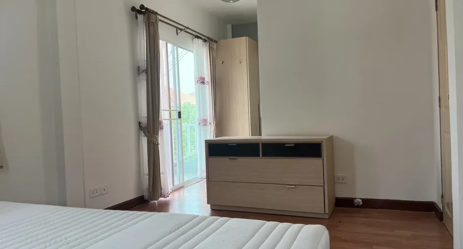 For rent 3 bedrooms house in Lat Krabang, Bangkok