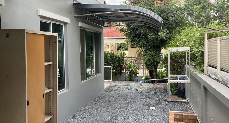 For rent 3 bedrooms house in Lat Krabang, Bangkok