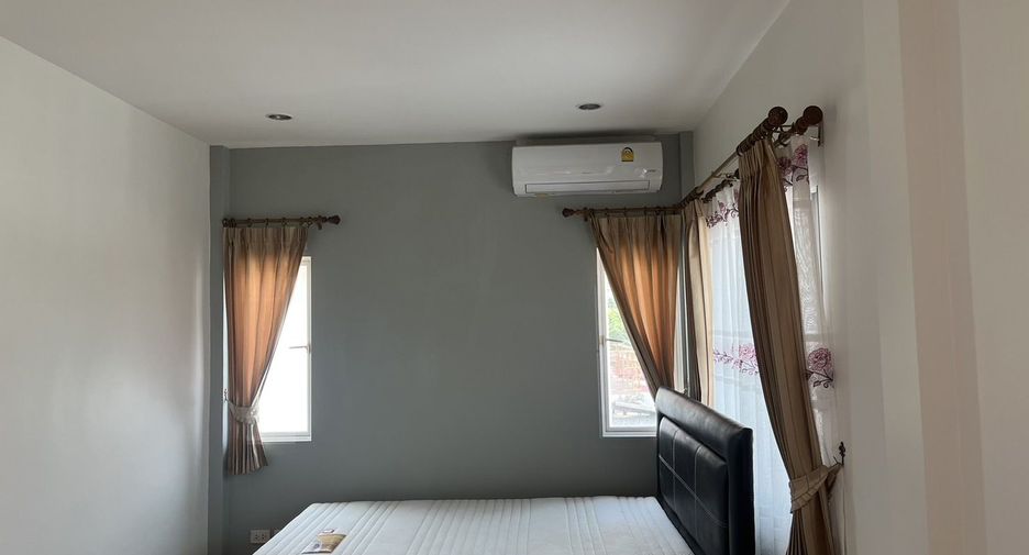 For rent 3 bedrooms house in Lat Krabang, Bangkok