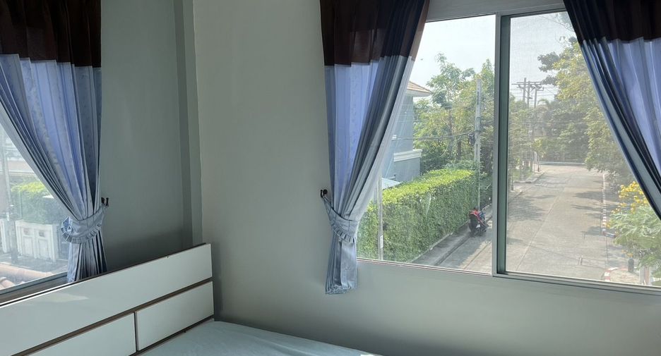 For rent 3 bedrooms house in Lat Krabang, Bangkok