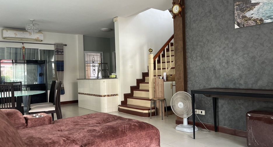 For rent 3 bedrooms house in Lat Krabang, Bangkok