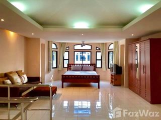 Reihenhaus zur Miete mit 3 Zimmer in Watthana, Bangkok