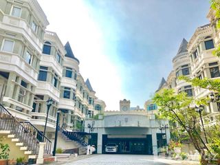 Reihenhaus zur Miete mit 3 Zimmer in Watthana, Bangkok