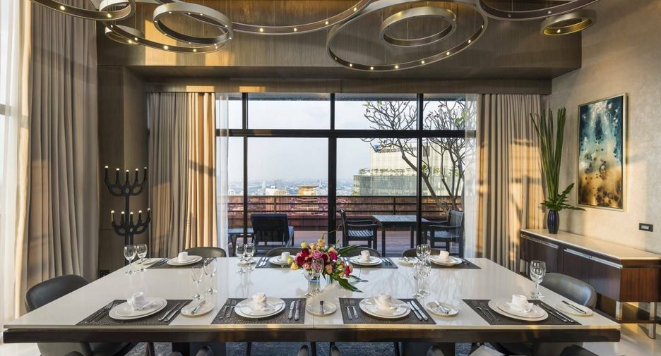 For rent 3 ベッドルーム condo in Khlong Toei, Bangkok