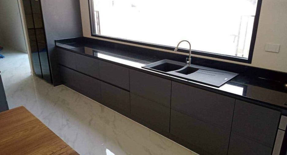 For rent 6 bedrooms townhouse in Bang Phli, Samut Prakan