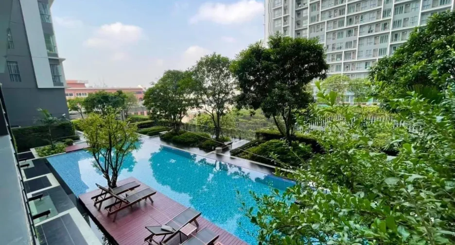 À louer studio condo à Phra Khanong, Bangkok