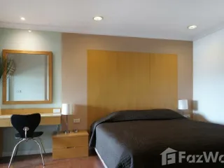 For rent 3 bedrooms condo in Yan Nawa, Bangkok