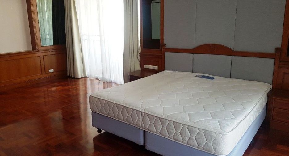 For rent 4 bedrooms condo in Khlong Toei, Bangkok