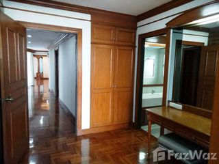 Condo en alquiler de 4 habitaciones en Khlong Toei, Bangkok