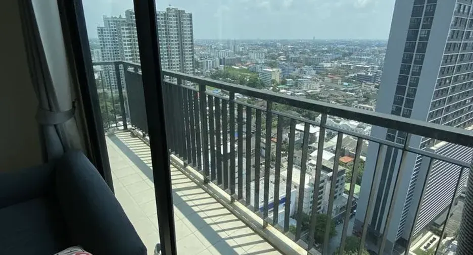 For rent 2 bedrooms condo in Watthana, Bangkok