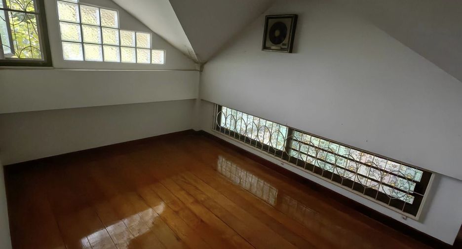 For rent 3 ベッドルーム retail Space in Bang Na, Bangkok