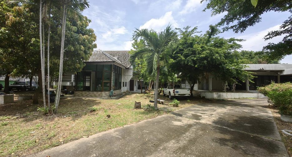 Gewerbefläche zur Miete mit 3 Zimmer in Bang Na, Bangkok