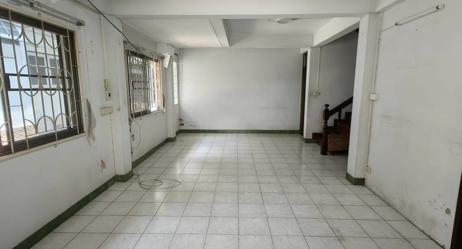 Gewerbefläche zur Miete mit 3 Zimmer in Bang Na, Bangkok