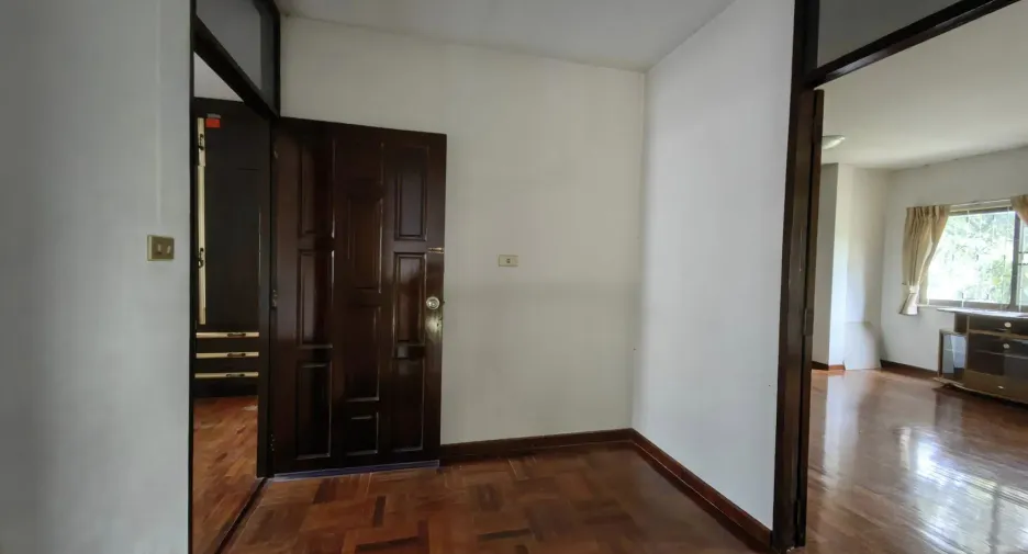 Gewerbefläche zur Miete mit 3 Zimmer in Bang Na, Bangkok