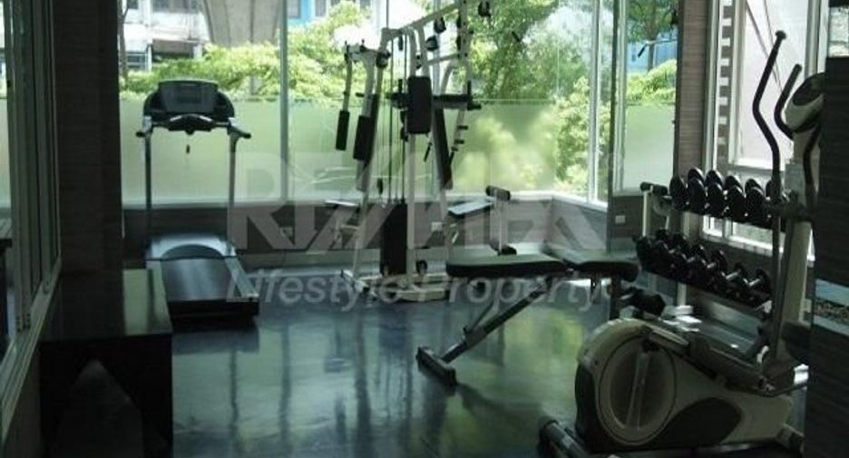For rent 3 bedrooms condo in Khlong Toei, Bangkok