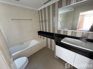 For rent 3 bedrooms condo in Sathon, Bangkok