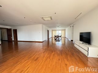 For rent 3 bedrooms condo in Sathon, Bangkok