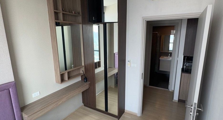 À louer 2 chambres condo à Watthana, Bangkok