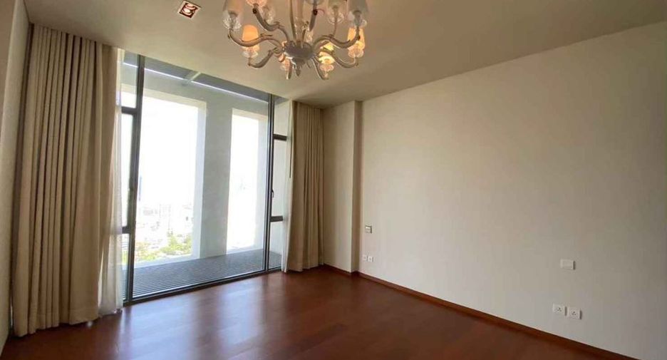 Condo en alquiler de 4 habitaciones en Sathon, Bangkok