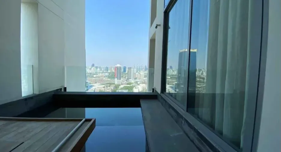 Condo en alquiler de 4 habitaciones en Sathon, Bangkok