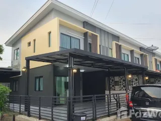 Casa adosada en alquiler de 2 habitaciones en Suan Luang, Bangkok
